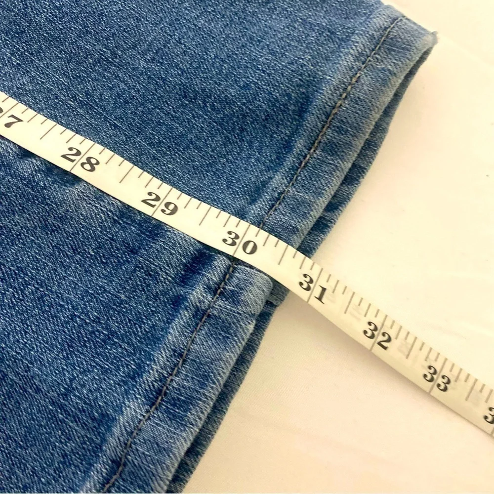 Lee Women's Size 14 Medium Classic Fit Straight Leg At The Waist Jeans High Rise